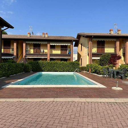Pool - Marge Apartment - By Host4U Padenghe sul Garda Dış mekan fotoğraf