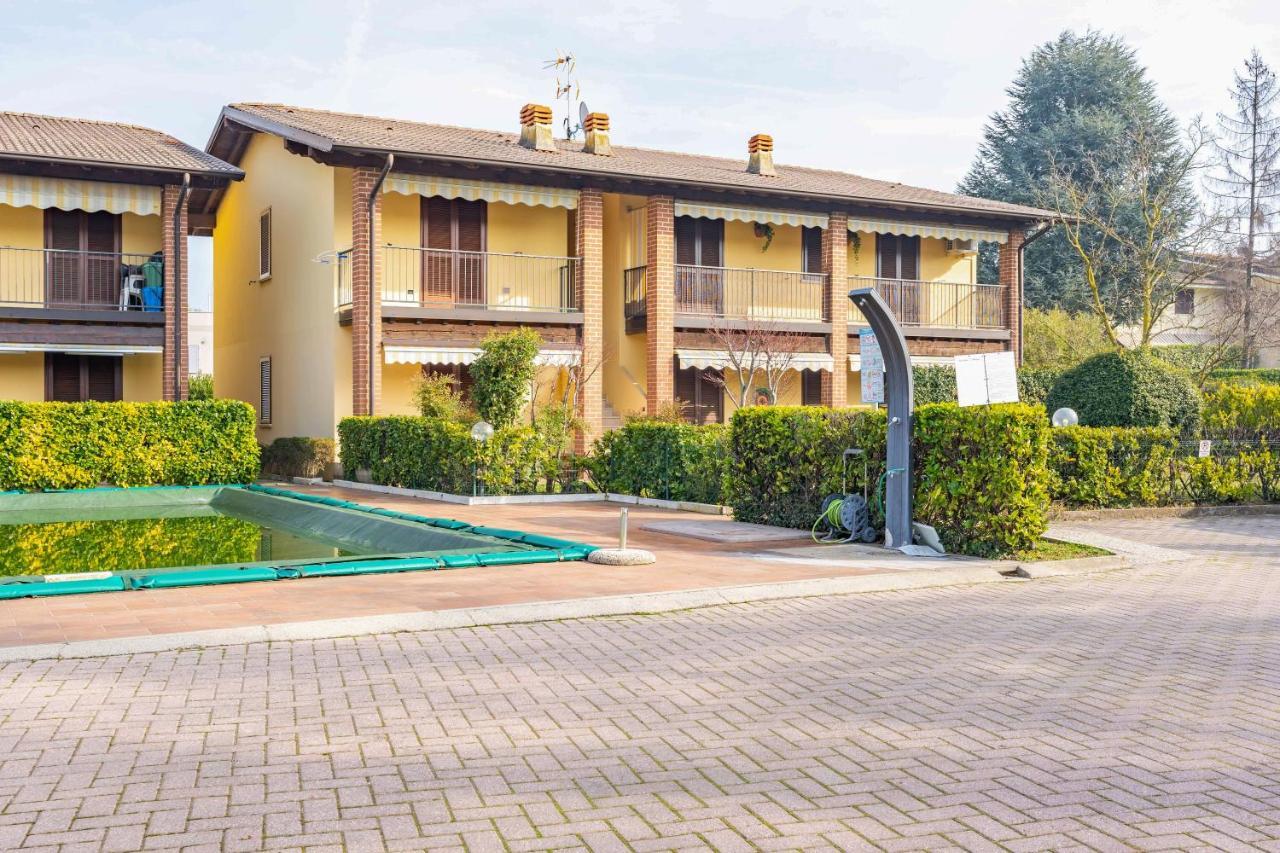 Pool - Marge Apartment - By Host4U Padenghe sul Garda Dış mekan fotoğraf